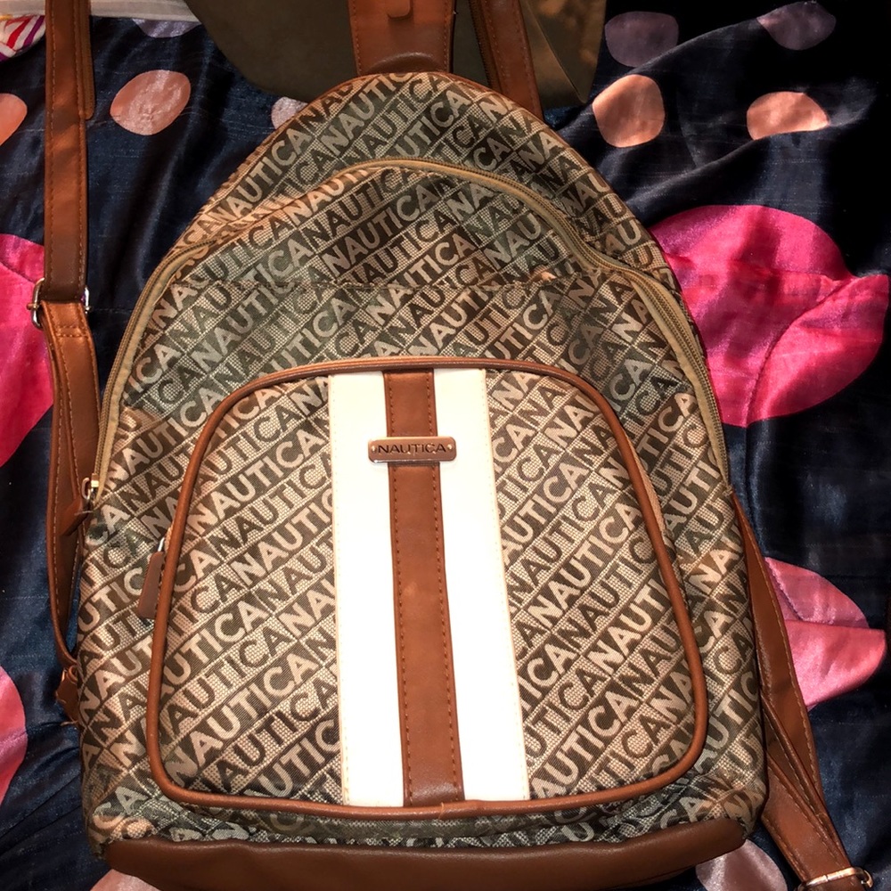 bag/book bag.